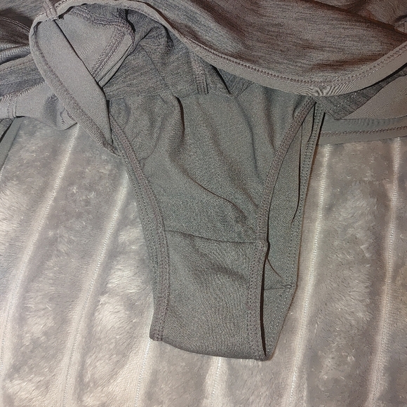 Reebok Gray Athletic Shorts Lightweight Moisture-Wicking - Picture 6 of 8
